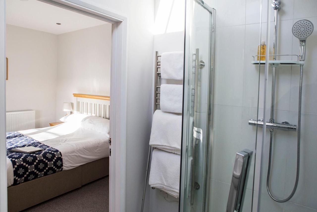 Victoria Inn Brewhouse B&B Roch ภายนอก รูปภาพ